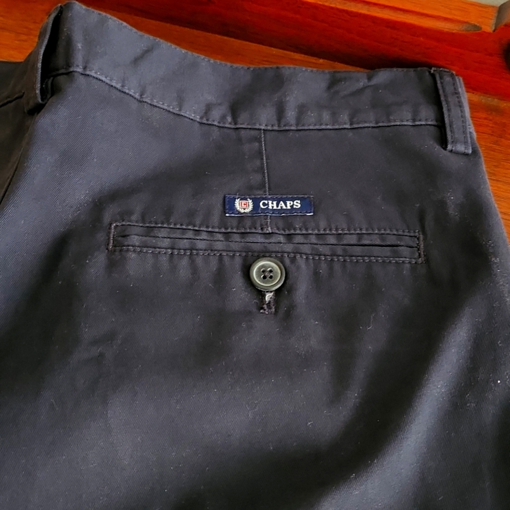 Chaps Mens W2 L32 Navy Pleated Pants 2 Front and Back Pockets Leg  Tag lengthOn - Picture 3 of 5